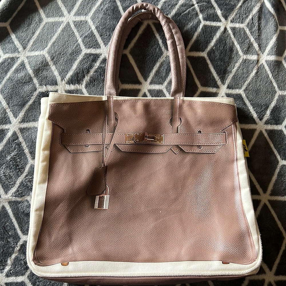 Banana Taipei tote bag